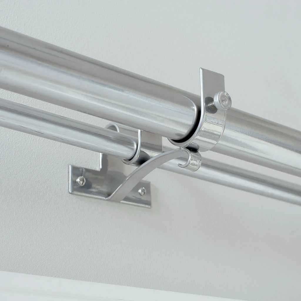 38/20mm Double Pole Centre Bracket In Mercury 2 38/20mm Double Pole Centre Bracket In Mercury - Image 2